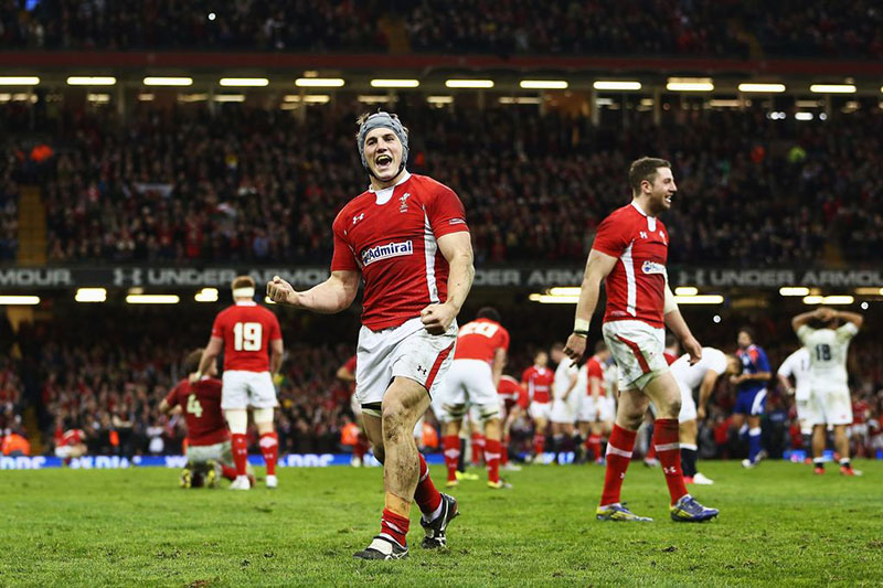 Jonathan-Davies-of-Wales-celebrates-winning-the-Six-Nations-Championship-